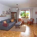 Gemuetlich Gestaltetes, Familiengefuehrtes Mit Salzachblick