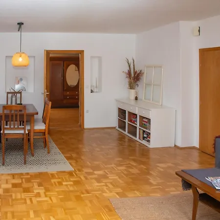 Apartment Gemuetlich Gestaltetes, Familiengefuehrtes Mit Salzachblick