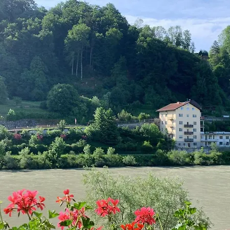 Gemuetlich Gestaltetes, Familiengefuehrtes Mit Salzachblick Daire Burghausen